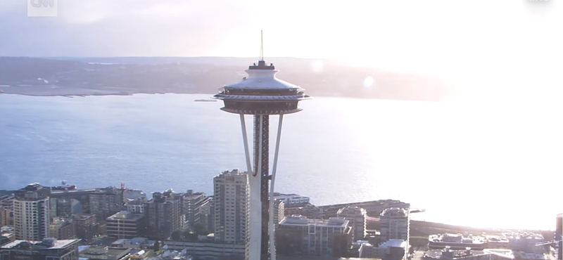 Most már forogni is tud a híres seattle-i üvegkilátó – videó