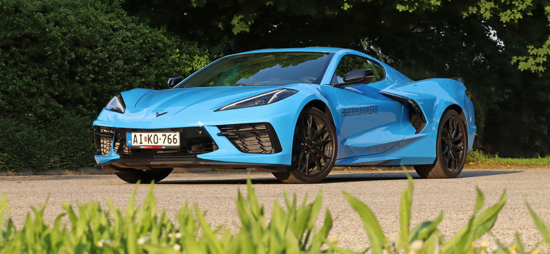 Amerika a tarkónkon ordít: meghajtottuk az őszintén tahó új Corvette-et