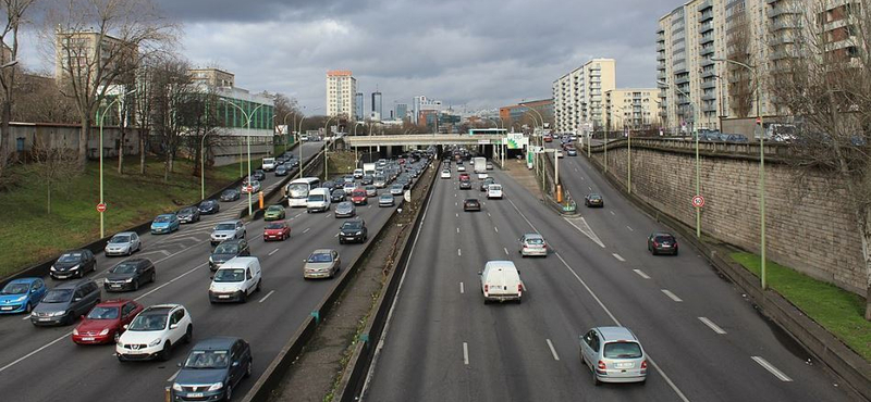 Tovább lassítják Párizsban az autósokat, már a körgyűrűn is csak 50-nel lehet majd menni