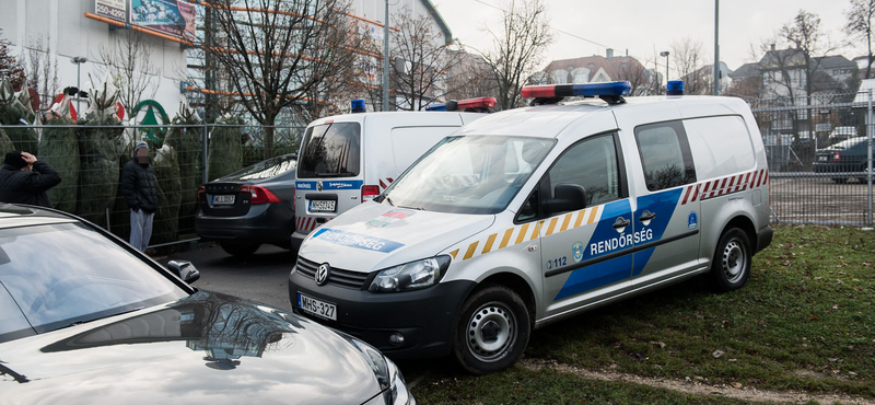 Lopott parfümökkel csencselt a Portikra rávalló Radnai?