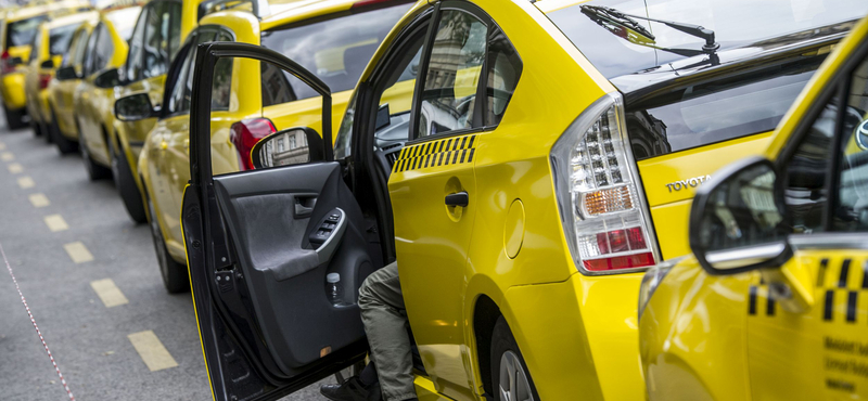 Januártól újra a BKK-hoz kerül minden taxikkal kapcsolatos feladat