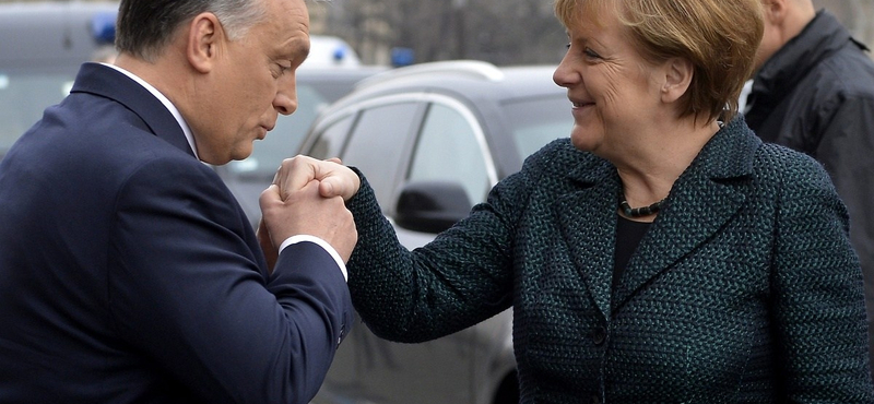 Orbán szerint Merkel távozásával „új, nyílt sisakos idők jönnek”