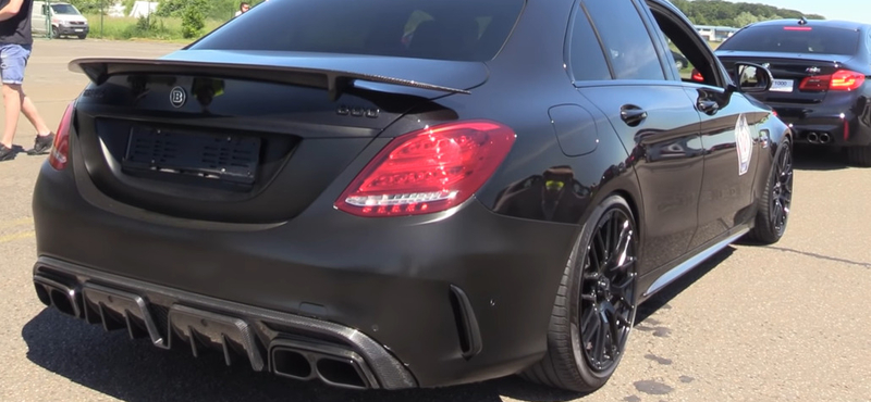 Videó: A nyugalom megzavarására igen alkalmas egy ilyen 800 lóerős Brabus C63 S