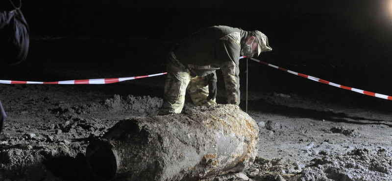 Egy éve még bombát találtak annál az angyalföldi háznál, amelyre most rádőlt a daru