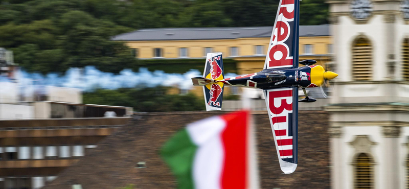 Red Bull Air Race: Martin Sonka nyerte a budapesti időmérőt