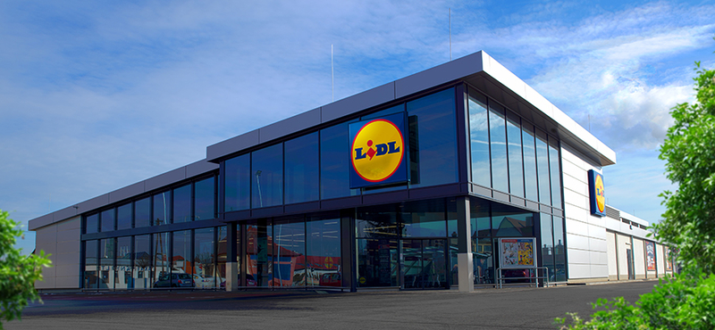 Keddtől a Lidlnél sem lehet ingyenesen tölteni az elektromos autót, az áruházlánc applikációját használva viszont olcsóbban lehet majd áramhoz jutni