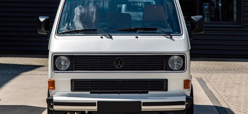 Nem véletlen, hogy 145 millió forintot kérnek ezért a régi VW kisbuszért