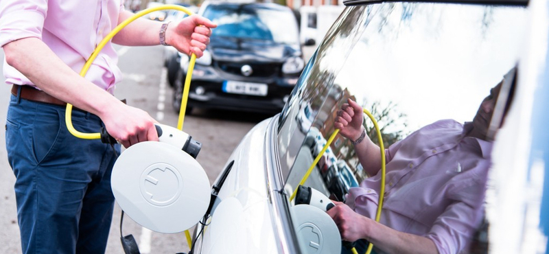 Elektromos autóval már nem kell betartani Ausztriában egy sebességkorlátozást