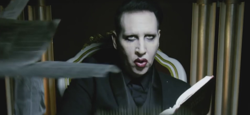 Marilyn Manson lefejezi Trumpot