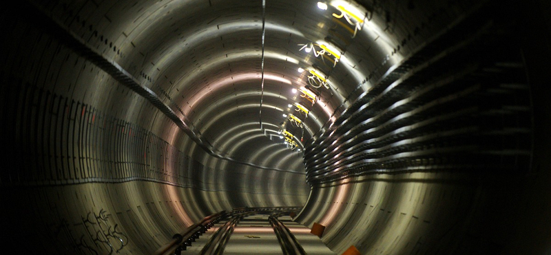 Terrorelhárítók akcióznak a Battyány téri metróban