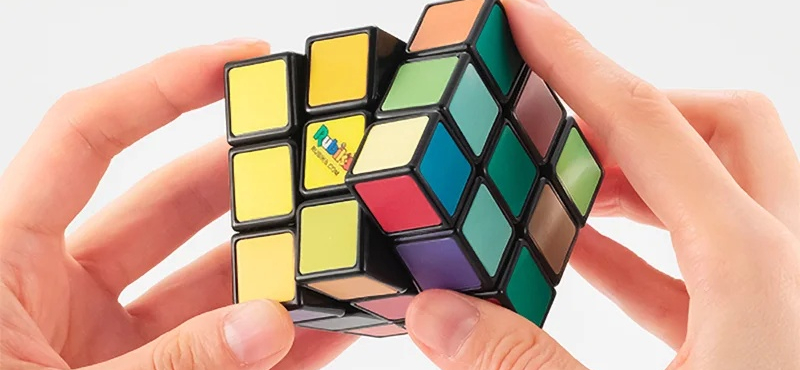 Videón az új Rubik-kocka, amit tényleg lehetetlen kirakni