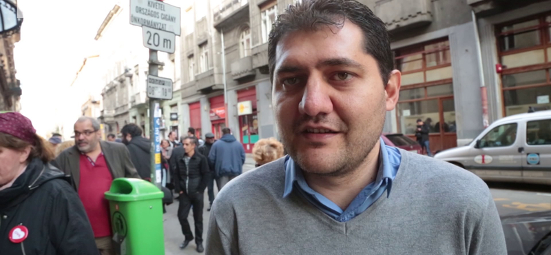 "Szégyellünk titeket": Fiatal roma értelmiségiek tüntettek az ORÖ ellen a hangfelvétel-botrány után