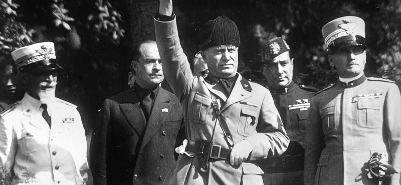 Bokáig gipszben gázoltak az olaszok Mussolini bukásakor