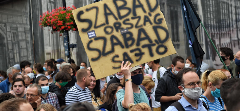 14 oldalon keresztül sorolja a magyar médiahelyzettel kapcsolatos aggályait az Európa Tanács