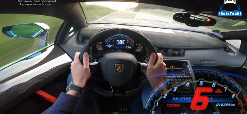 Ilyen, amikor a legsportosabb Lamborghini teljes sebességgel robog az Autobahnon