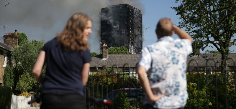 Halottak a londoni pokoli toronyban, a füstölő rom is szörnyű látvány – videó