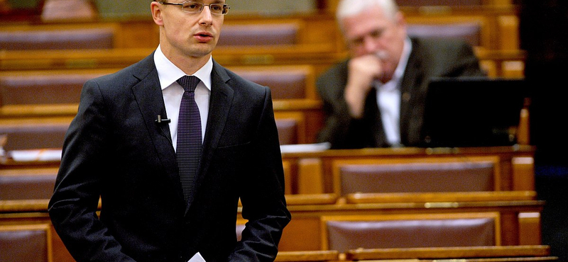 Szijjártó: értelmetlen intézmények bezárásáról spekulálni