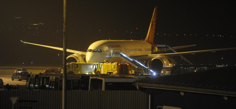 Beszippantotta egy repülő hajtóműve az Air India mérnökét