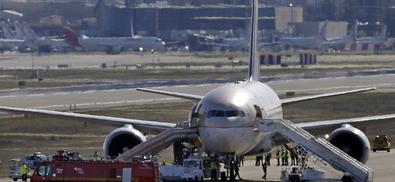 Riadókészültség Madridban: drámai bombafenyegetést kapott egy pilóta