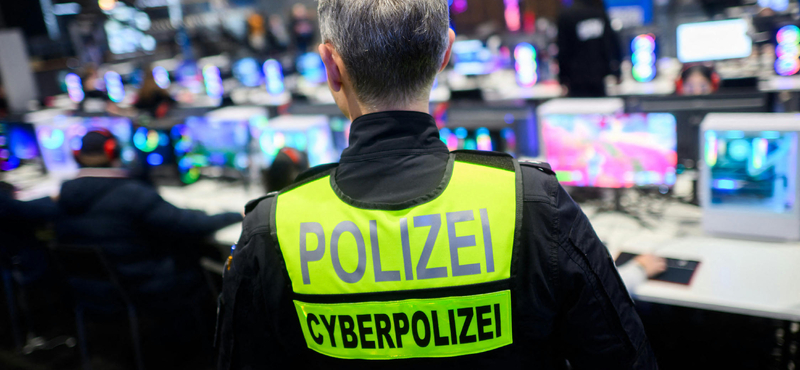 Az már jól mutatja, hogy baj van, amikor bűnözők átvehetik az uralmat egy 100 kilós robotkar fölött