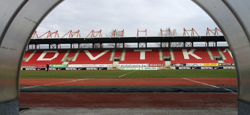 Elkezdődött az újabb stadionépítés