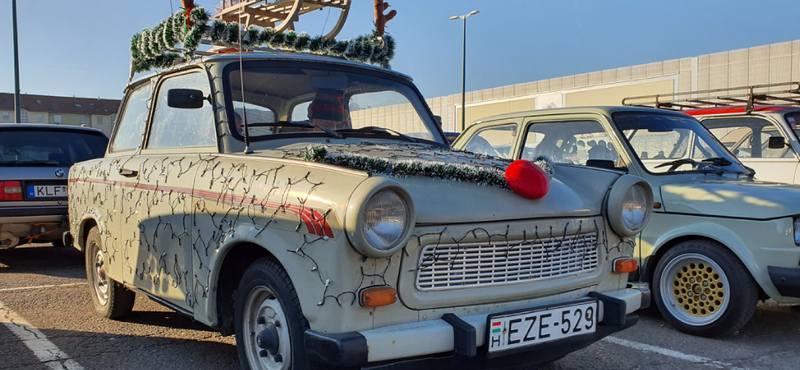 Szilveszteri napsütésben lepték el Budapest szívét a legszebb oldtimerek - fotógaléria