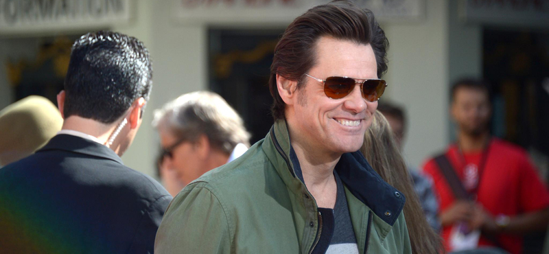 Jim Carrey-t gondatlanságból elkövetett emberöléssel vádolják barátnője halála miatt