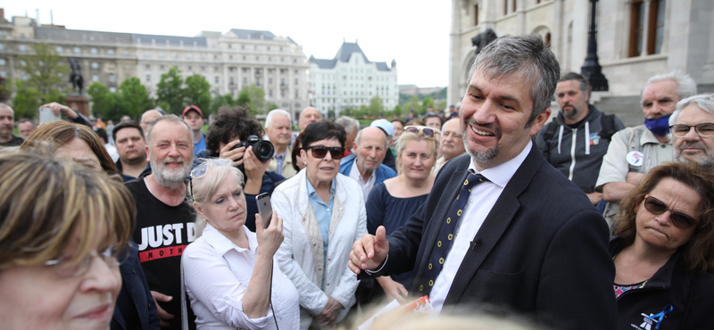 Gyűjtést indít Hadházy: hatmilliót kér, hogy továbbra is leleplezhessen