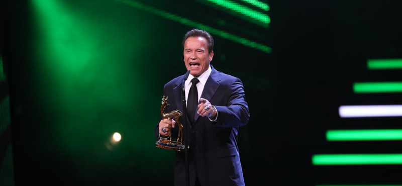 Megérkezett Arnold Schwarzenegger Budapestre