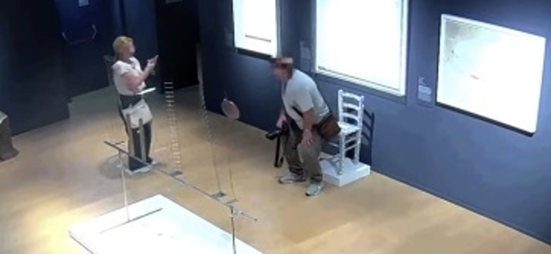 Valóra vált minden múzeum rémálma