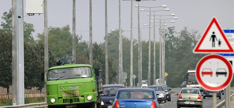 Csúcson a gyorshajtási bírságok száma, de a baleseteké is