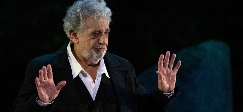 Plácido Domingo bocsánatot kért a nőktől, akik zaklatással vádolták meg