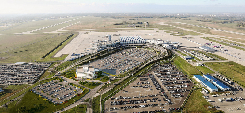 Már a kőbányaiak ablakait is kicseréli ingyen a Budapest Airport