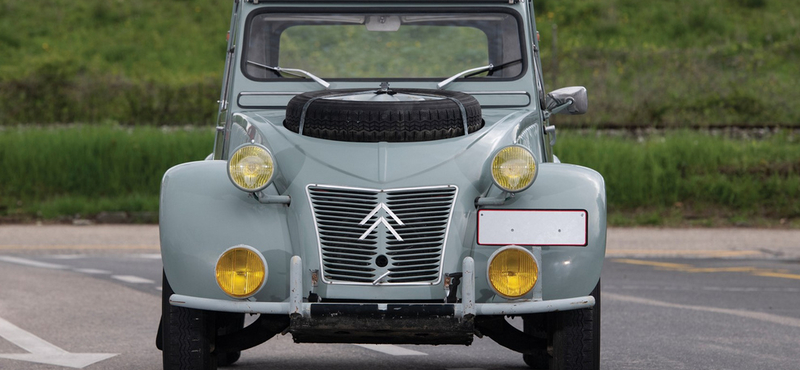 Két motor, két slusszkulcs ebben a 24 millió forintos régi Citroën Kacsában