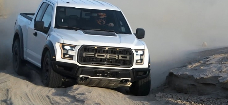 Brutálisan megy bármilyen terepen a Ford F-150 Raptor – videó