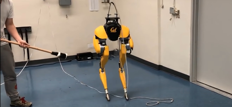 Állj félre, Boston Dynamics: elkészült a robot, ami önmagát tanította meg járni – videó