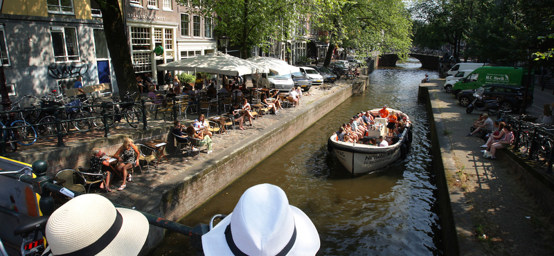 Amszterdam átvállalja a fiatalok adósságának egy részét