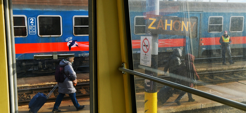 Közel kétszáz fogyatékkal élő ukrán gyermek érkezett Záhonyba – videó