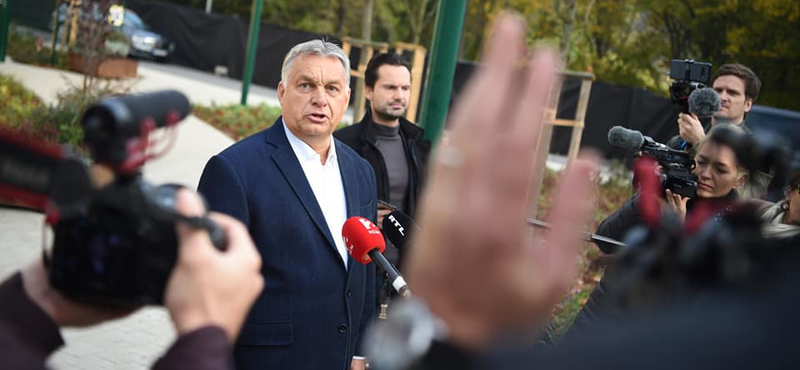 Bloomberg: a vereség jelzés a civileket elnyomó, a médiát uraló Orbán számára