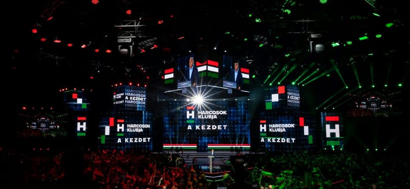 Hiába tűnik nevetségesnek a Harcosok Klubja meg a diszkópolitikázás, a mélyén nem vicc van, a célkeresztben állunk
