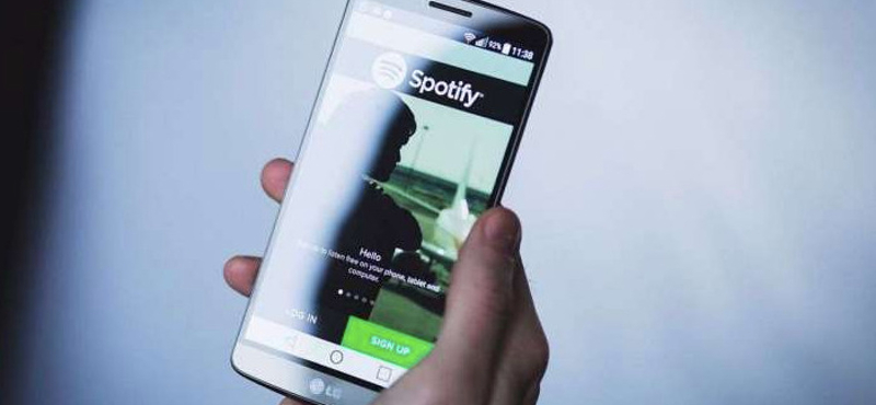 A TikToktól átvett funkciót tesztel a Spotify, könnyebb lesz új zenéket találni