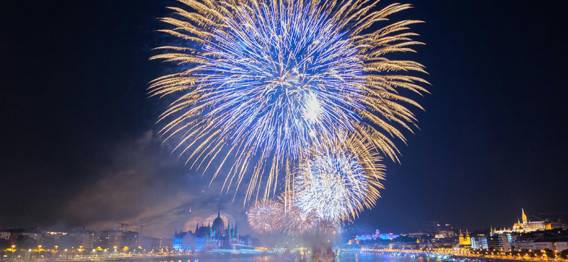 Bizonytalan, hogy megtartják-e az esti tűzijátékot, óránként értékelik a helyzetet