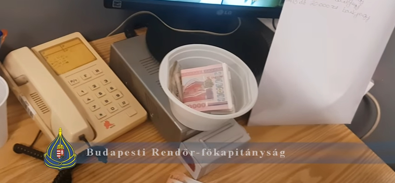 Bolgár csaló vert át fehérorosz rubellel egy svájci nőt Budapesten, elkapták – videó