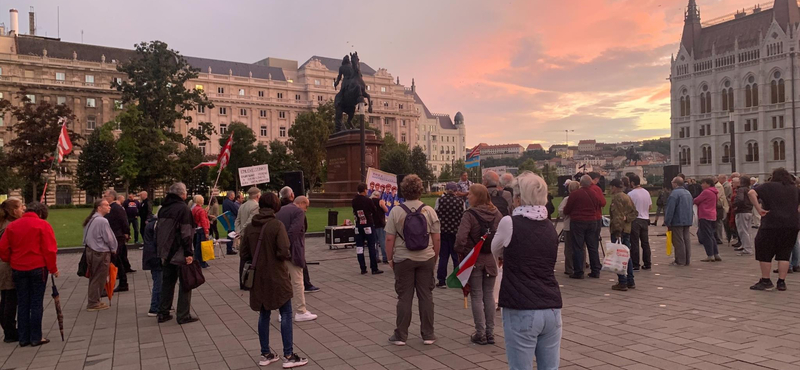 Gyurcsány-ellenes tüntetést tartottak a Kossuth téren