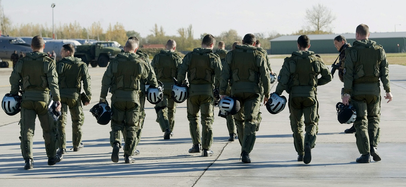 Kanadának kellett kifizetni a magyar pilóták NATO-kiképzését?