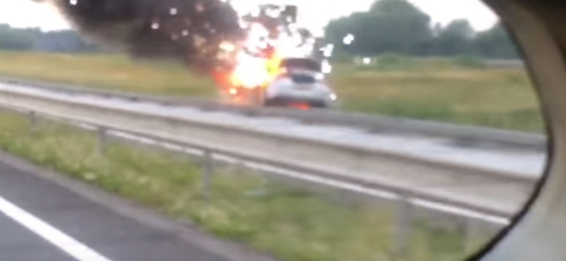 Úgy tűnik a Fisker Karmáknak tényleg a tűz a végzete, megint kigyulladt egy – videó