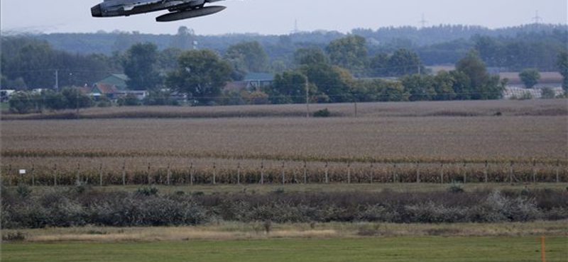 Egy Németországba tartó gép miatt riasztották a magyar Gripeneket