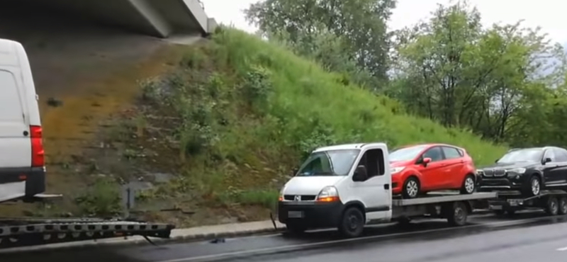 Lekapcsolták a 30 méteres buheraszerelvényt - videó