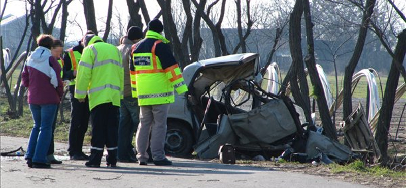 Elásta 41 éves szeretőjét a tanyán egy 15 éves kisteleki fiú