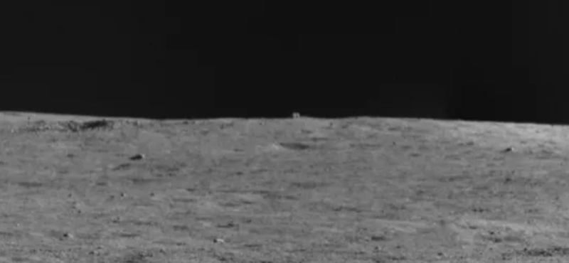A kínai holdjáró lefotózott egy furcsa alakot a Hold sötét oldalán